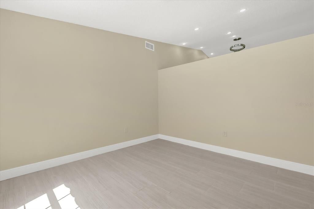 待售: $329,900 (4 贝兹, 2 浴室, 1810 平方英尺)