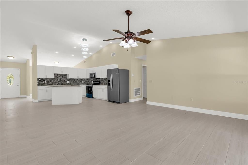 待售: $329,900 (4 贝兹, 2 浴室, 1810 平方英尺)