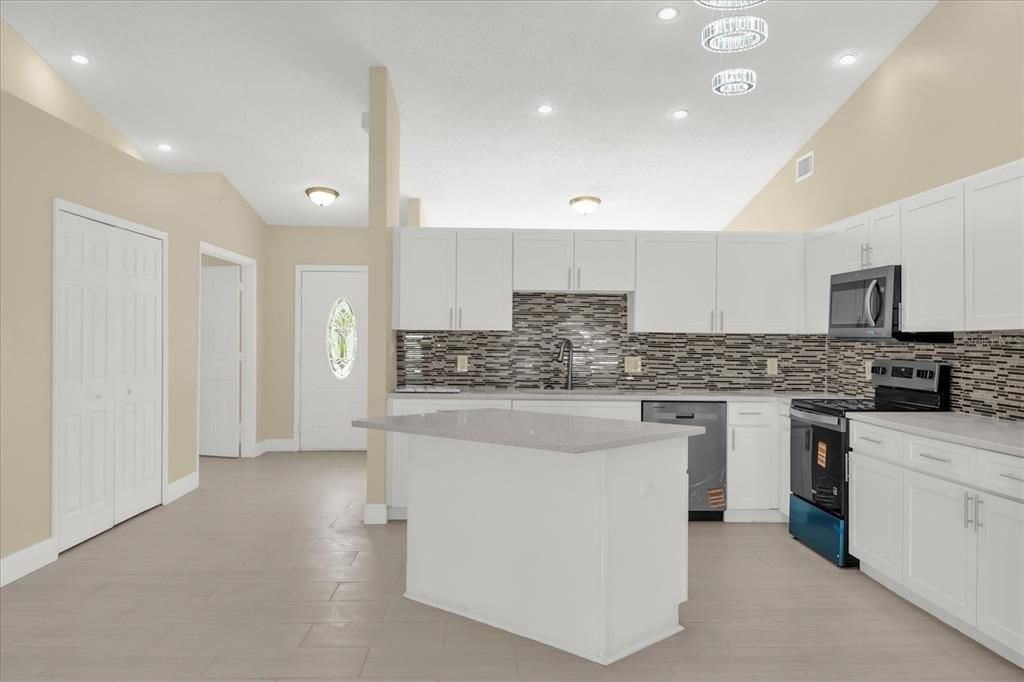 待售: $329,900 (4 贝兹, 2 浴室, 1810 平方英尺)