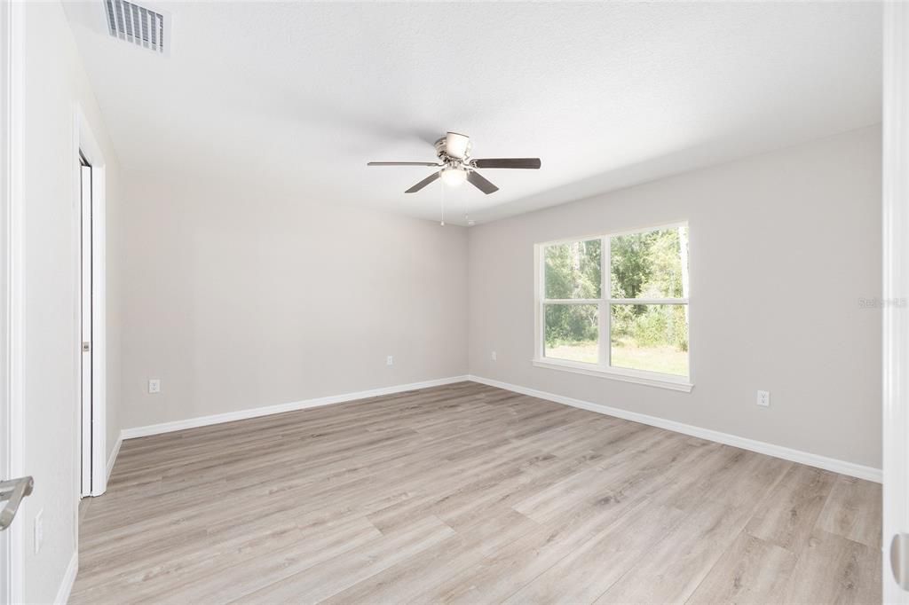 Active With Contract: $257,000 (3 beds, 2 baths, 1475 Square Feet)