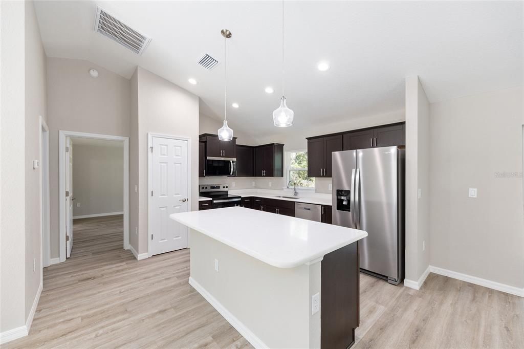 Active With Contract: $257,000 (3 beds, 2 baths, 1475 Square Feet)