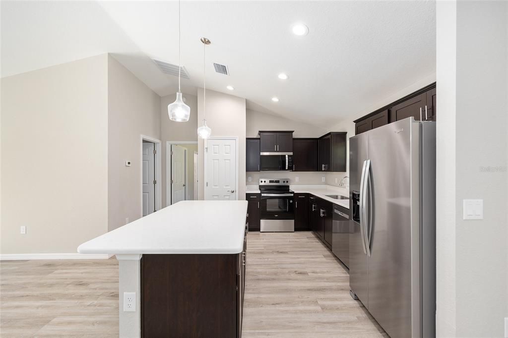 Active With Contract: $257,000 (3 beds, 2 baths, 1475 Square Feet)