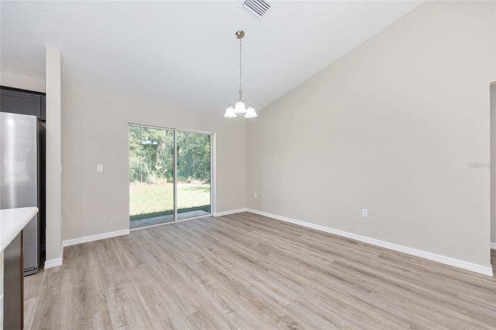 Active With Contract: $257,000 (3 beds, 2 baths, 1475 Square Feet)