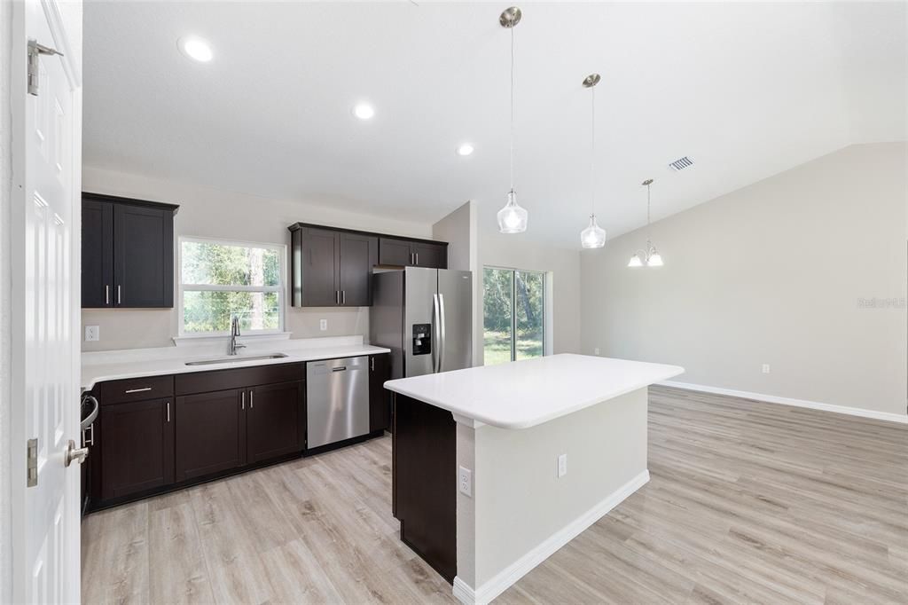 Active With Contract: $257,000 (3 beds, 2 baths, 1475 Square Feet)