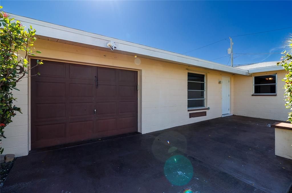 For Rent: $1,750 (3 beds, 2 baths, 1813 Square Feet)