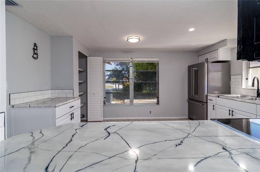 For Rent: $1,750 (3 beds, 2 baths, 1813 Square Feet)