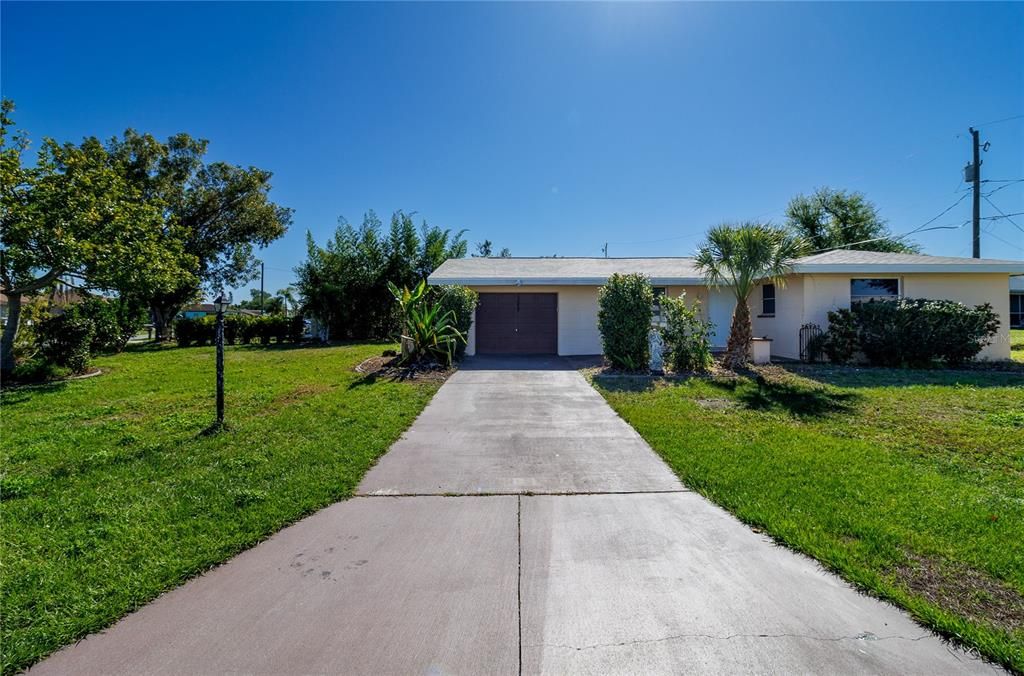 For Rent: $1,750 (3 beds, 2 baths, 1813 Square Feet)