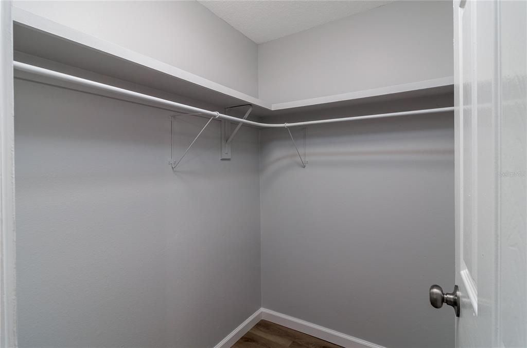 For Rent: $1,750 (3 beds, 2 baths, 1813 Square Feet)