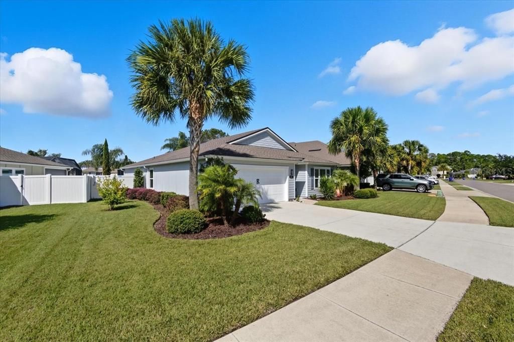 Active With Contract: $499,900 (4 beds, 2 baths, 1860 Square Feet)