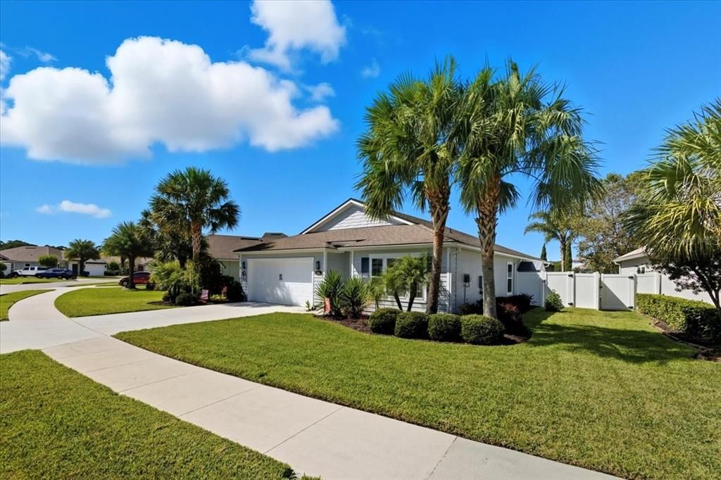 Active With Contract: $499,900 (4 beds, 2 baths, 1860 Square Feet)