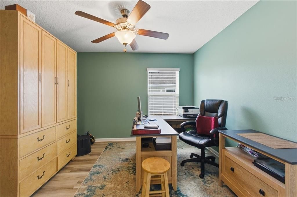 Active With Contract: $499,900 (4 beds, 2 baths, 1860 Square Feet)