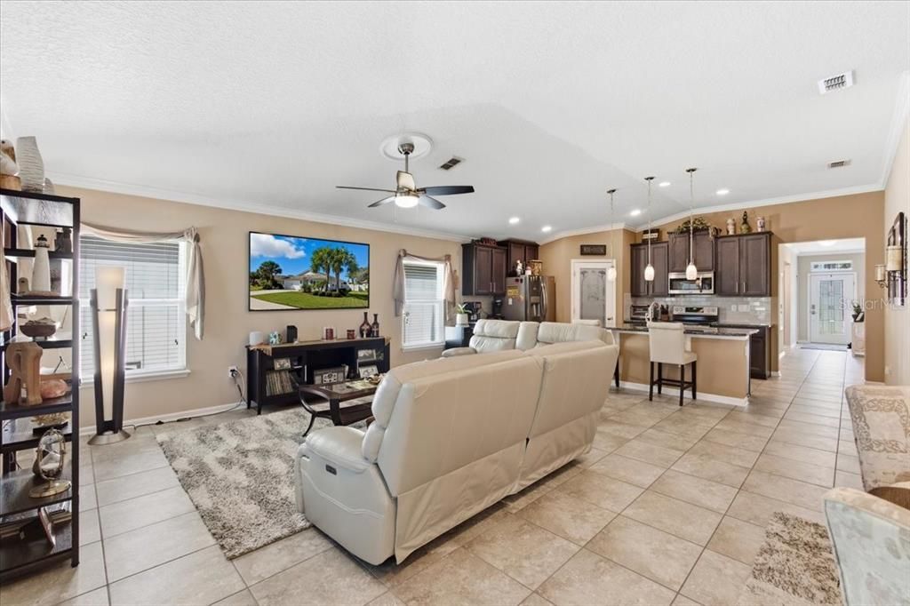 Active With Contract: $499,900 (4 beds, 2 baths, 1860 Square Feet)