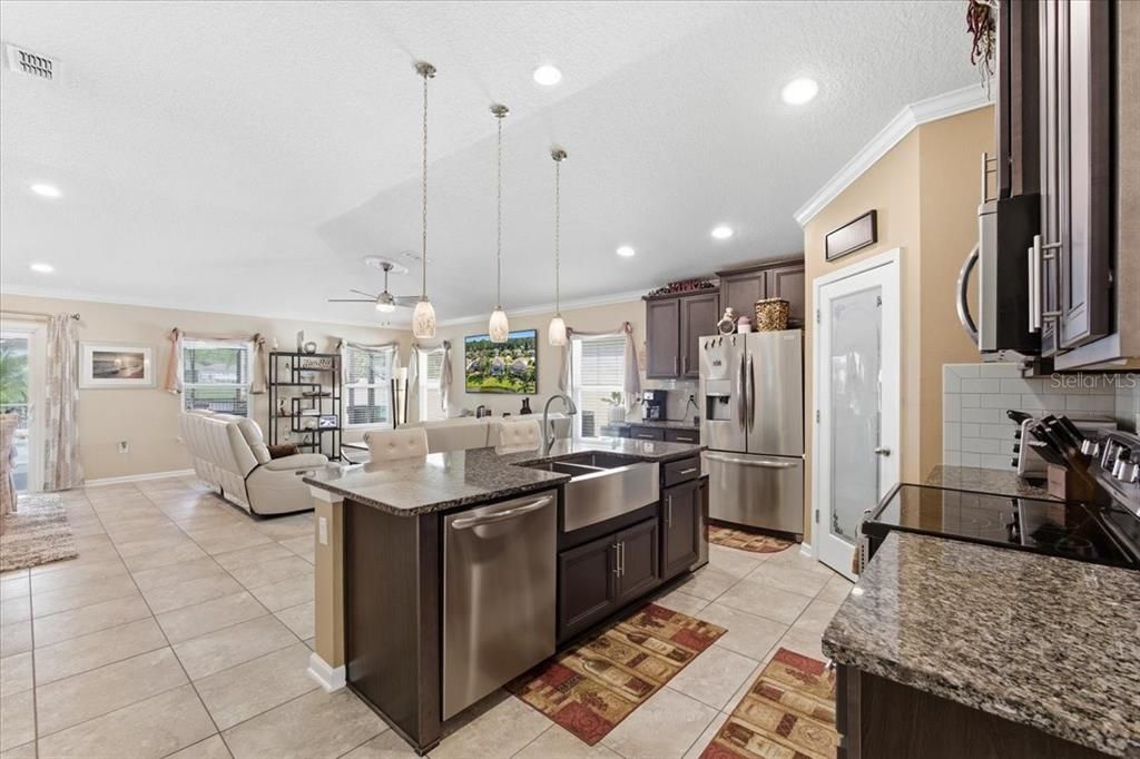 Active With Contract: $499,900 (4 beds, 2 baths, 1860 Square Feet)