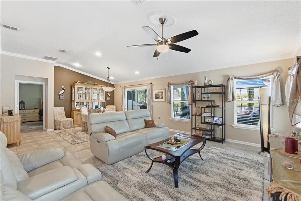 Active With Contract: $499,900 (4 beds, 2 baths, 1860 Square Feet)