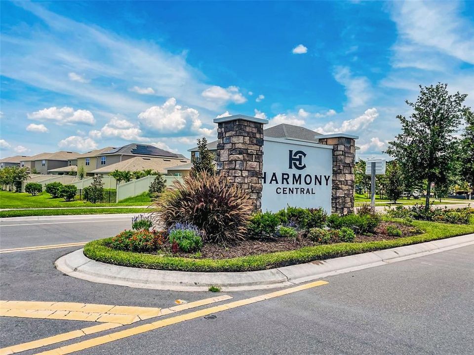 For Sale: $438,900 (4 beds, 2 baths, 2405 Square Feet)