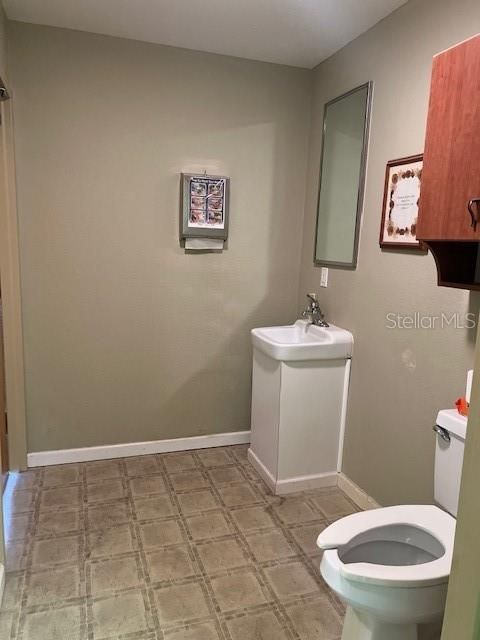 合同活跃: $198,900 (0 贝兹, 0 浴室, 1300 平方英尺)