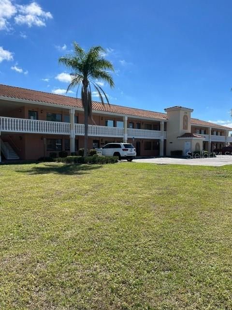 合同活跃: $198,900 (0 贝兹, 0 浴室, 1300 平方英尺)