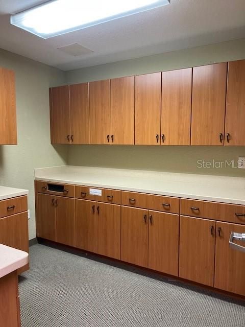 合同活跃: $198,900 (0 贝兹, 0 浴室, 1300 平方英尺)