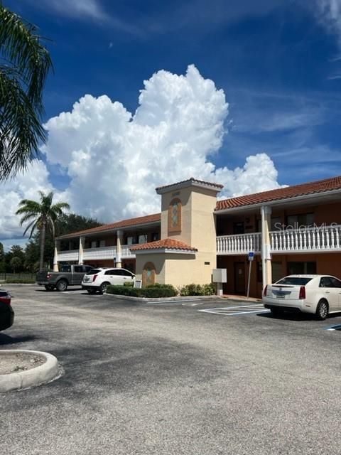 合同活跃: $198,900 (0 贝兹, 0 浴室, 1300 平方英尺)