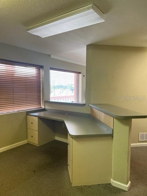 合同活跃: $198,900 (0 贝兹, 0 浴室, 1300 平方英尺)