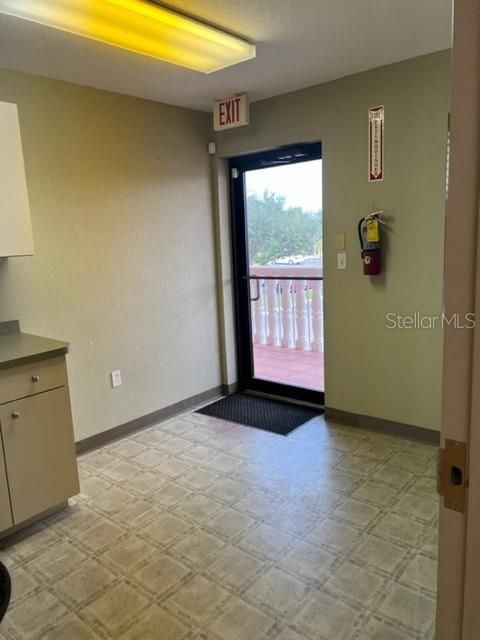 合同活跃: $198,900 (0 贝兹, 0 浴室, 1300 平方英尺)