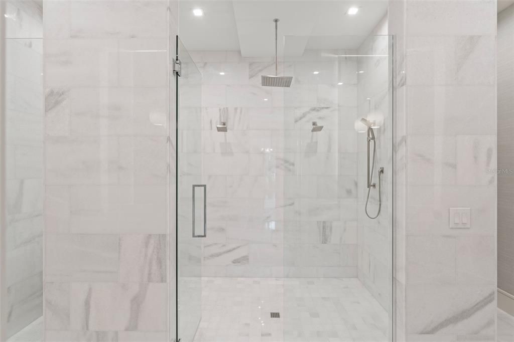 En Venta: $2,950,000 (3 camas, 3 baños, 2799 Pies cuadrados)