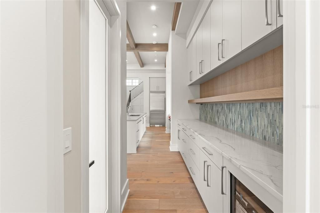 En Venta: $2,950,000 (3 camas, 3 baños, 2799 Pies cuadrados)