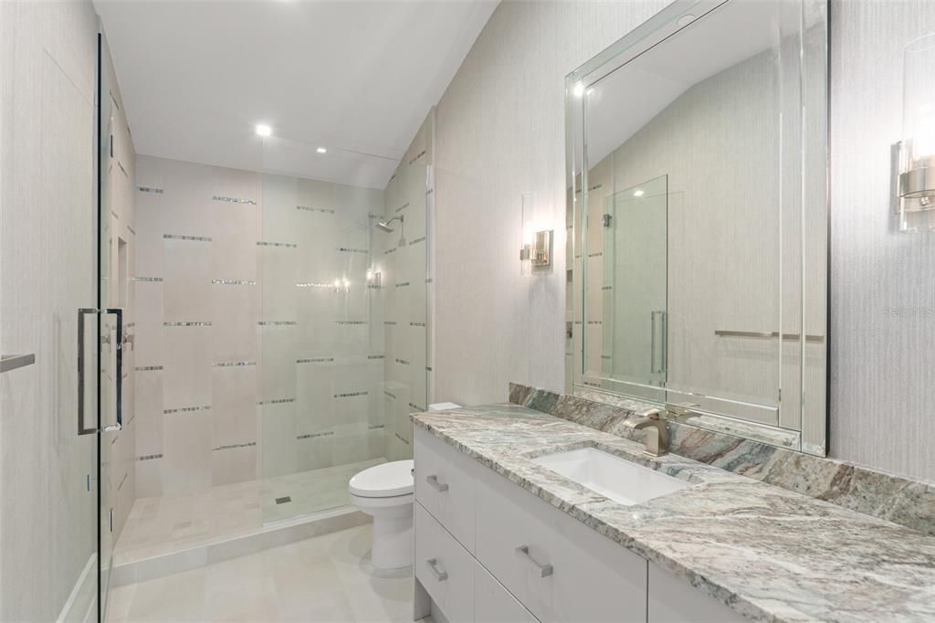 En Venta: $2,950,000 (3 camas, 3 baños, 2799 Pies cuadrados)