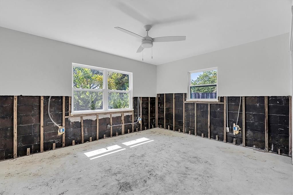 Activo con contrato: $300,000 (3 camas, 2 baños, 1684 Pies cuadrados)