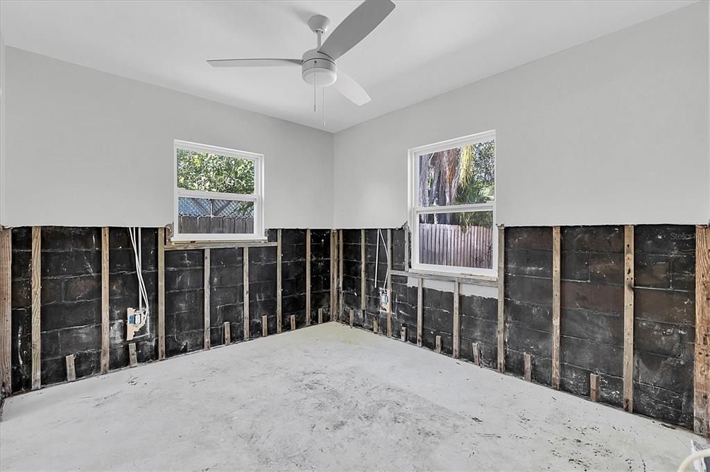 Activo con contrato: $300,000 (3 camas, 2 baños, 1684 Pies cuadrados)