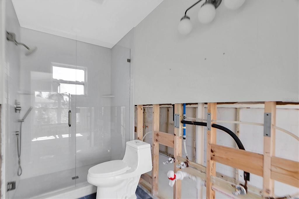 Activo con contrato: $300,000 (3 camas, 2 baños, 1684 Pies cuadrados)