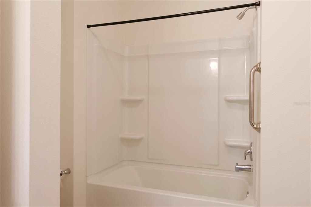 En Renta: $2,750 (3 camas, 2 baños, 2670 Pies cuadrados)