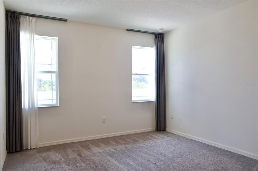 En Renta: $2,750 (3 camas, 2 baños, 2670 Pies cuadrados)