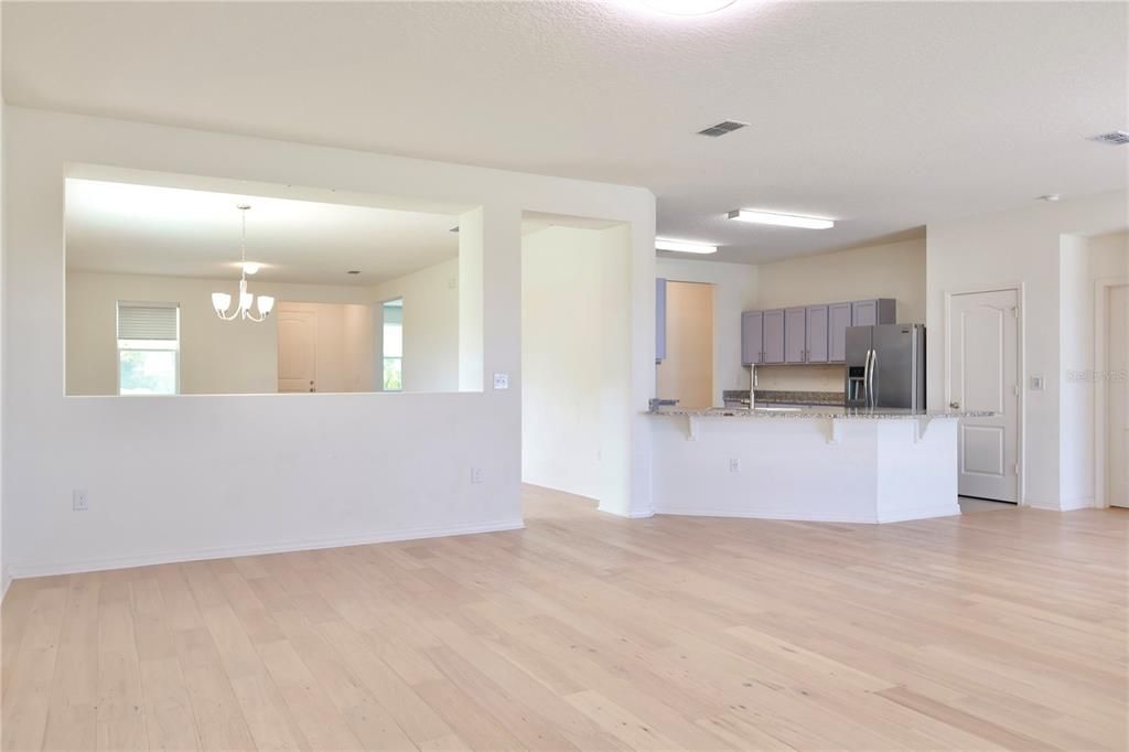 En Renta: $2,750 (3 camas, 2 baños, 2670 Pies cuadrados)