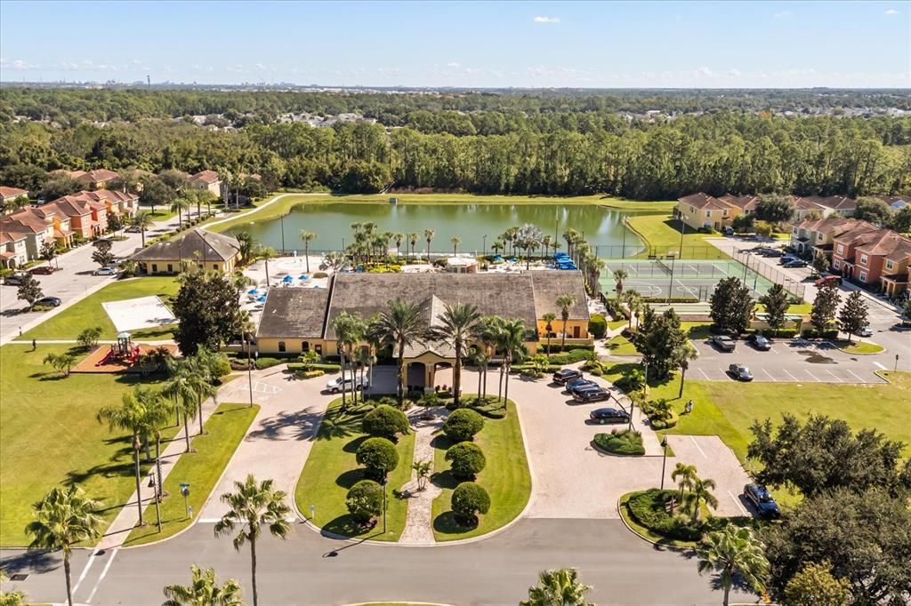 合同活跃: $330,000 (4 贝兹, 3 浴室, 1902 平方英尺)