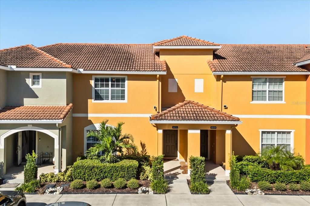 合同活跃: $330,000 (4 贝兹, 3 浴室, 1902 平方英尺)