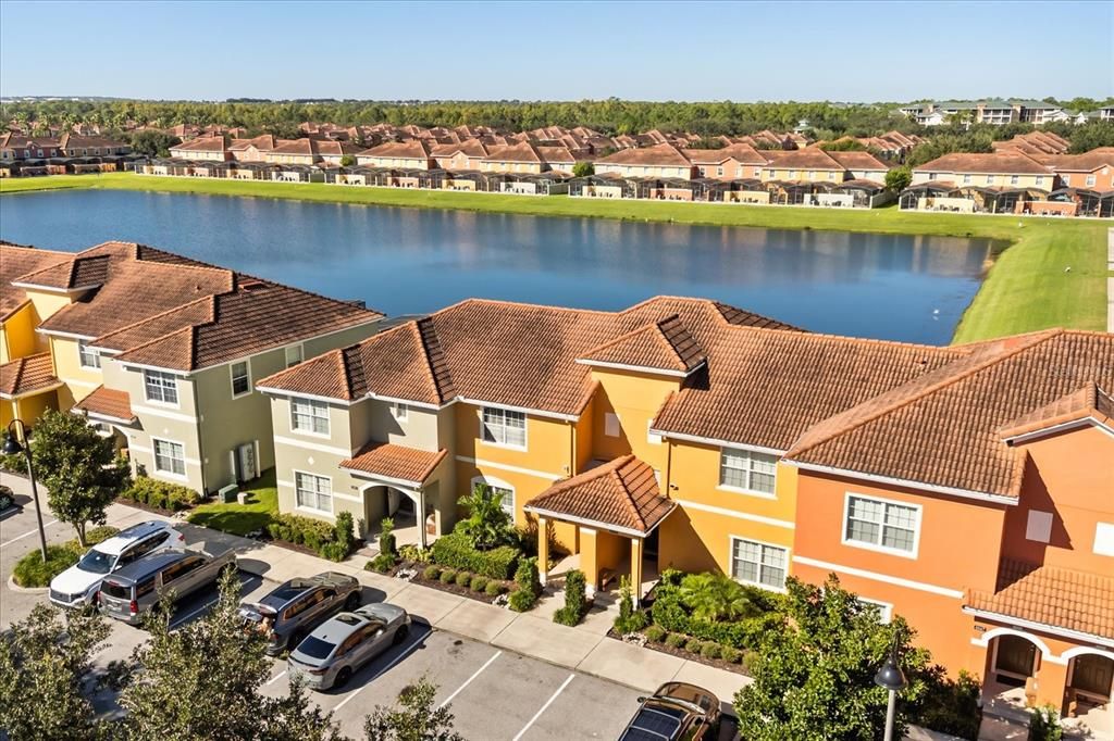 合同活跃: $330,000 (4 贝兹, 3 浴室, 1902 平方英尺)