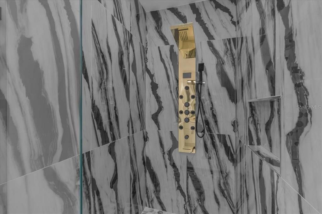 For Sale: $395,000 (3 beds, 2 baths, 1712 Square Feet)