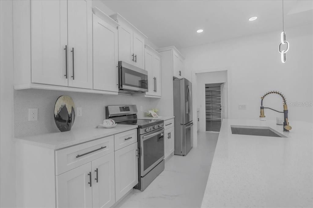 For Sale: $395,000 (3 beds, 2 baths, 1712 Square Feet)