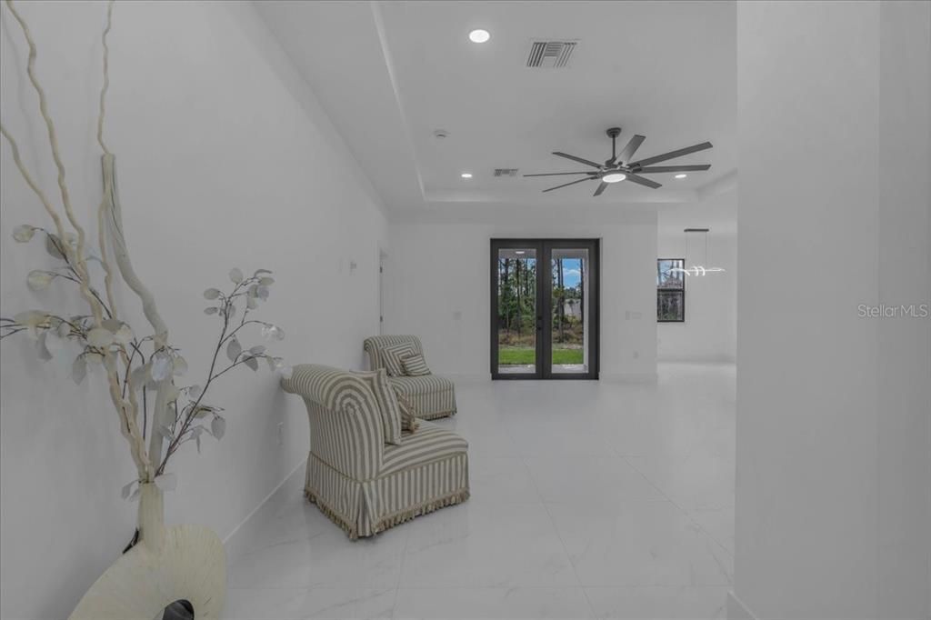 For Sale: $395,000 (3 beds, 2 baths, 1712 Square Feet)