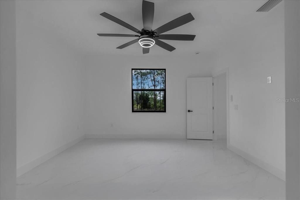 For Sale: $395,000 (3 beds, 2 baths, 1712 Square Feet)