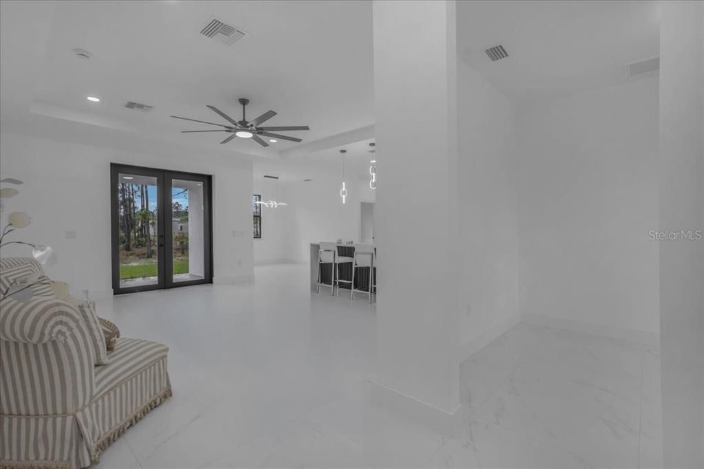 For Sale: $395,000 (3 beds, 2 baths, 1712 Square Feet)