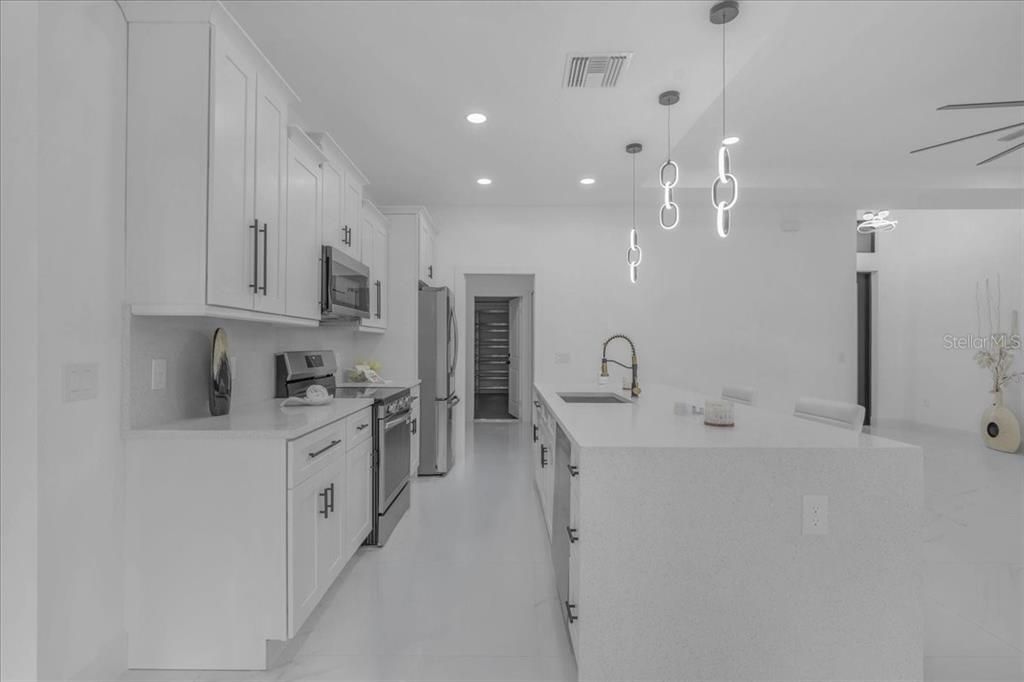 For Sale: $395,000 (3 beds, 2 baths, 1712 Square Feet)