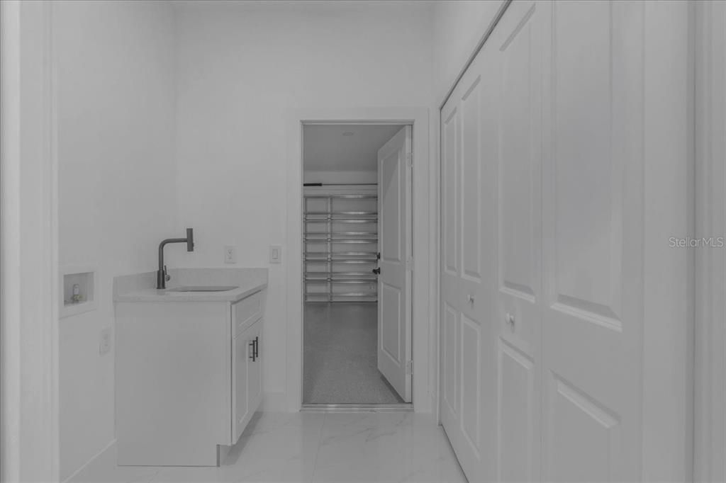 For Sale: $395,000 (3 beds, 2 baths, 1712 Square Feet)