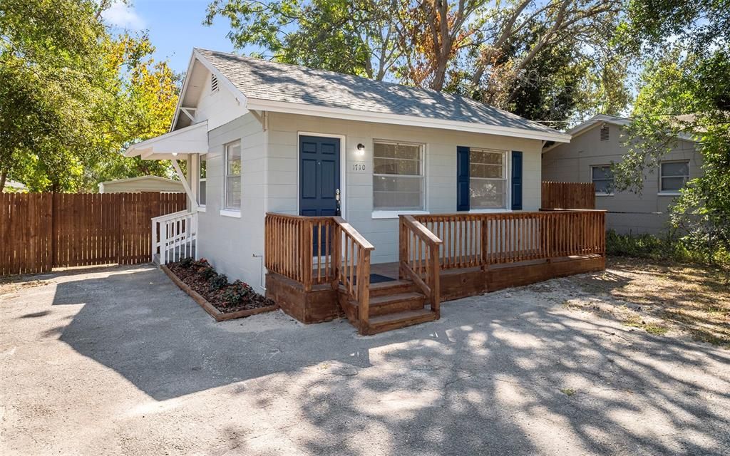 Active With Contract: $219,800 (1 beds, 1 baths, 528 Square Feet)