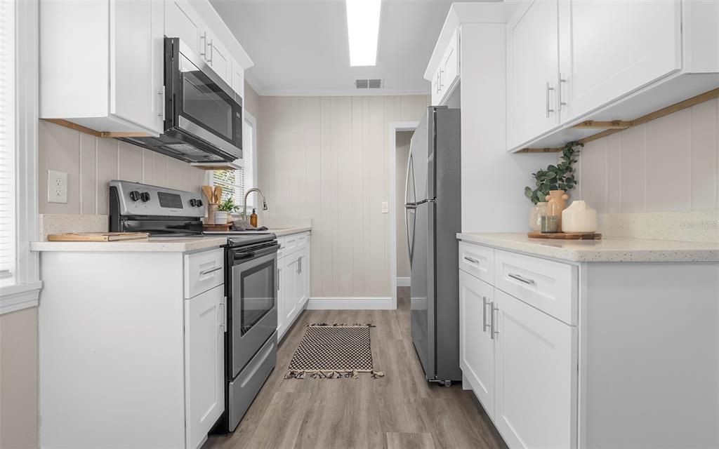 Active With Contract: $219,800 (1 beds, 1 baths, 528 Square Feet)