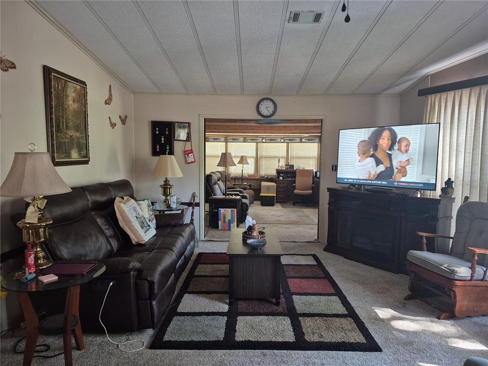 待售: $257,900 (2 贝兹, 2 浴室, 1786 平方英尺)