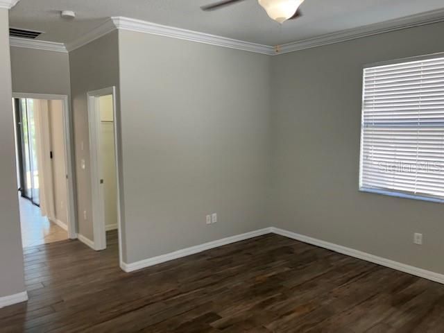 Под контрактом: $439,500 (4 спален, 3 ванн, 2056 Квадратных фут)