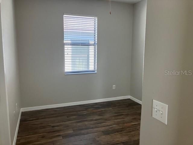 Под контрактом: $439,500 (4 спален, 3 ванн, 2056 Квадратных фут)