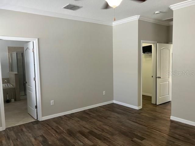 Под контрактом: $439,500 (4 спален, 3 ванн, 2056 Квадратных фут)